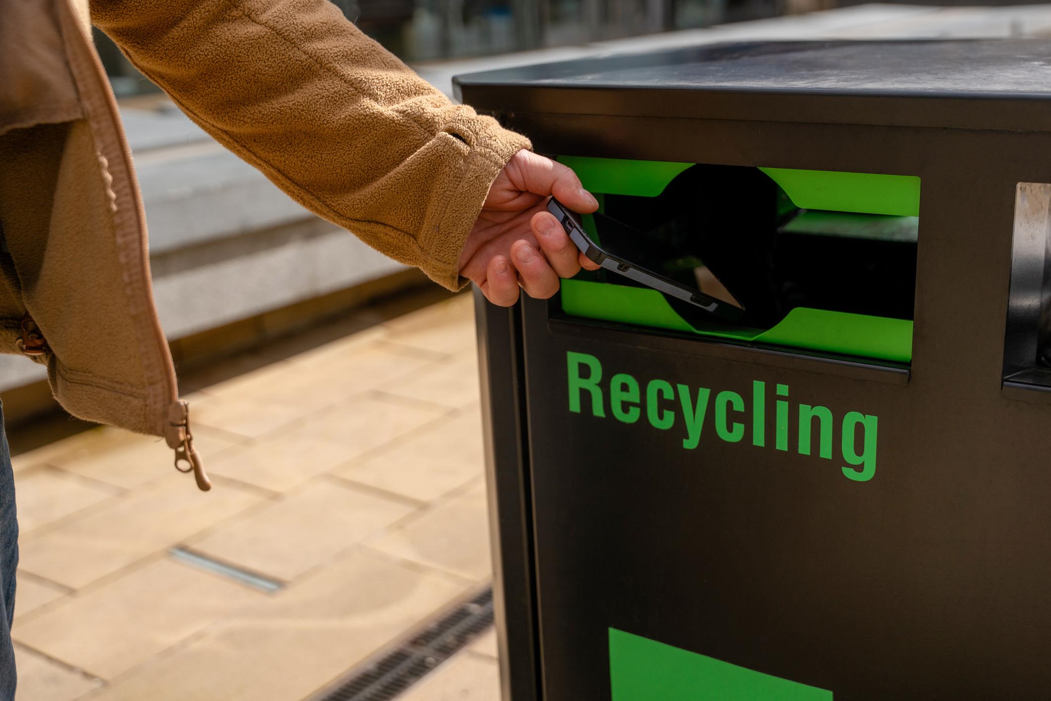 Advantages of E-Waste Recycle Service